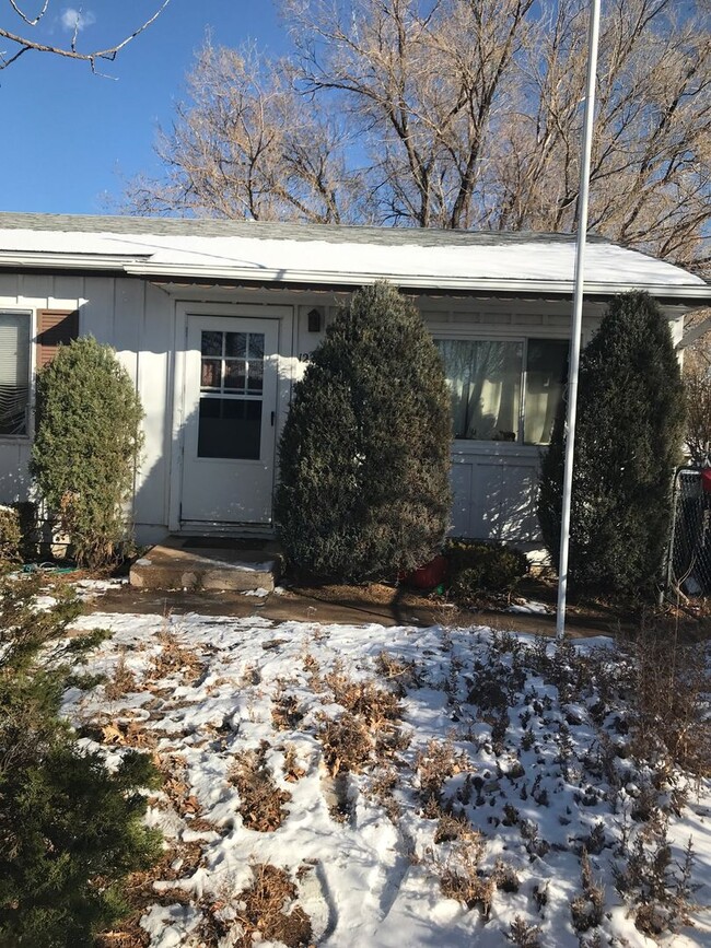 Primary Photo - 1225 S Arp Ave