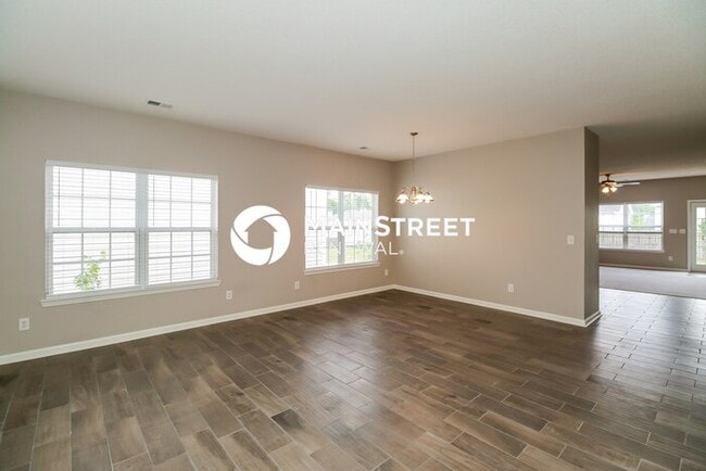 Building Photo - 4 Bedroom Pet-Friendly Home in Stockbridge, GA with Main Street Renewal