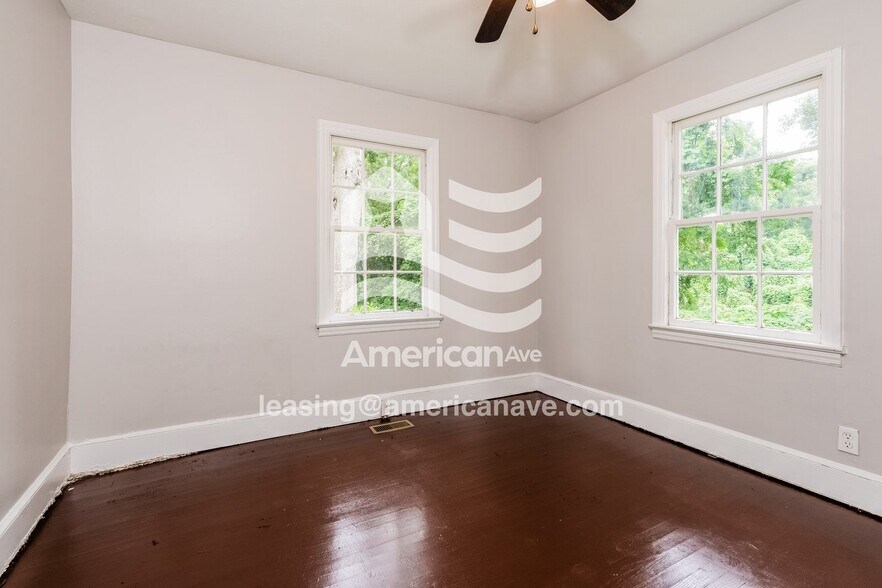 Building Photo - 192 Parkwood Ave