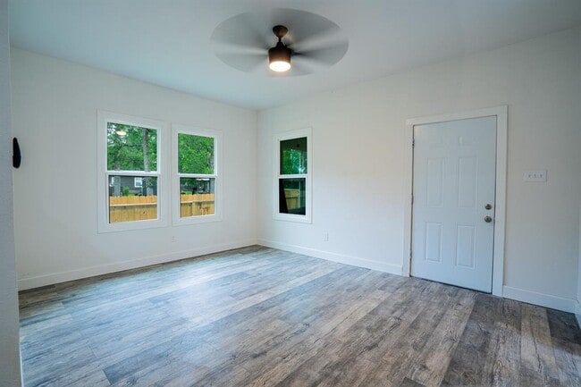 Building Photo - 689 Wilderness Trail