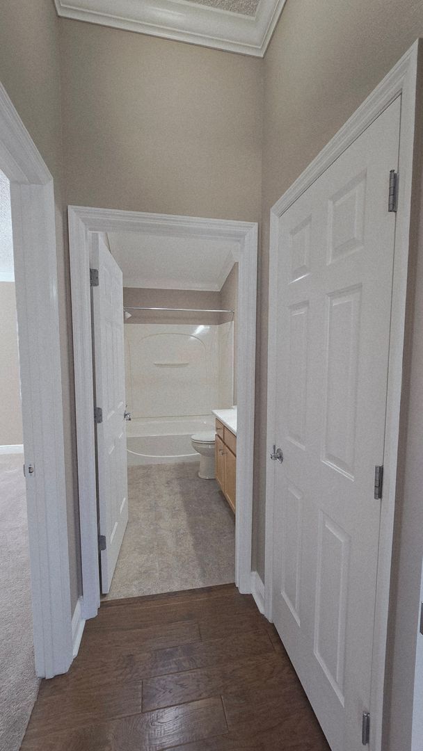 Building Photo - 2 bedroom 2 bath located in Ashleigh Villas