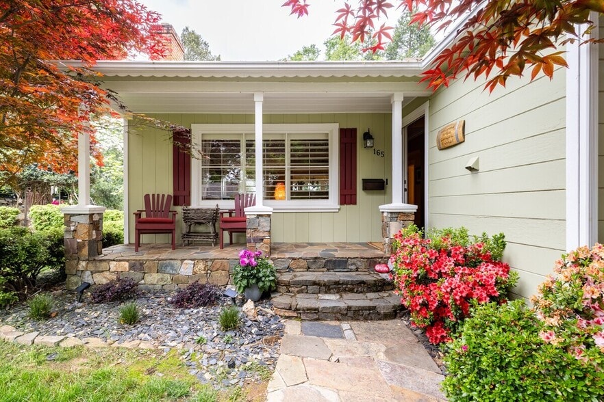 Front Porch - 165 Terrace St