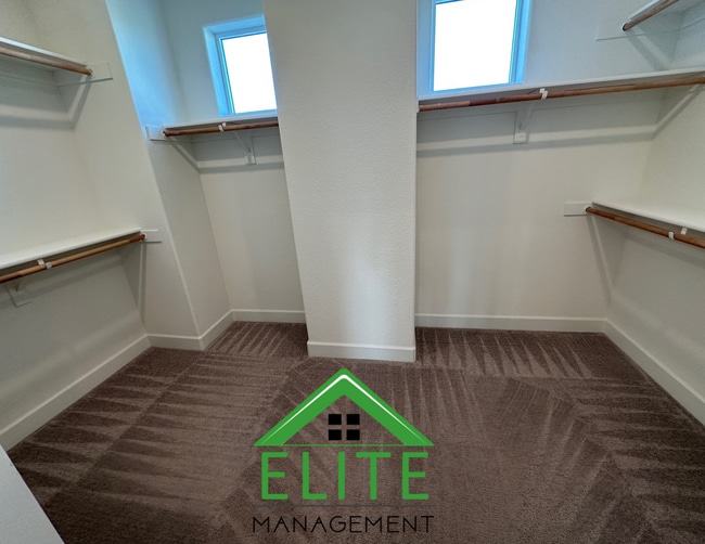 Building Photo - Spacious 5-Bedroom Home with Private In-La...