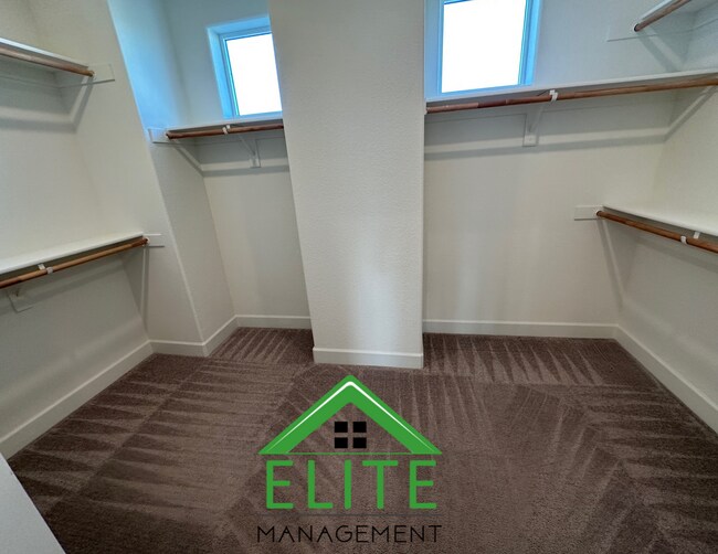 Building Photo - Spacious 5-Bedroom Home with Private In-Law Suite in Desirable Natomas Location