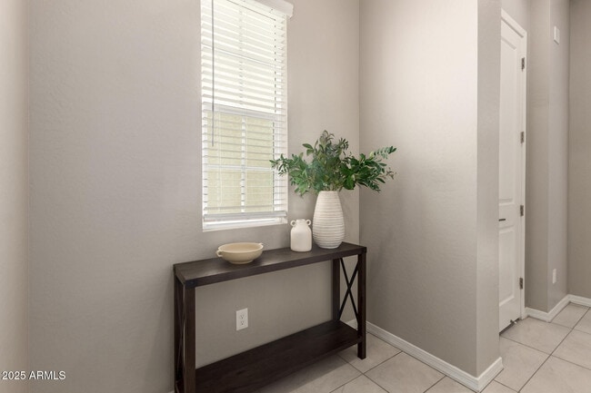 Building Photo - 1535 E Dublin St