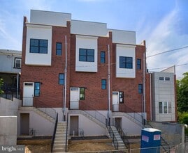 Building Photo - 303 Fountain St