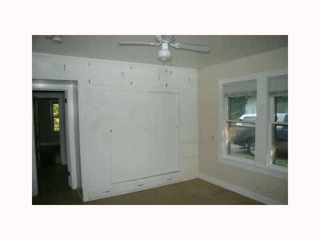 Building Photo - Central Austin 3 bedroom Cottage for Lease!