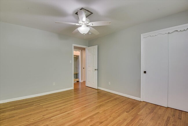 Building Photo - 813 Hammond Dr