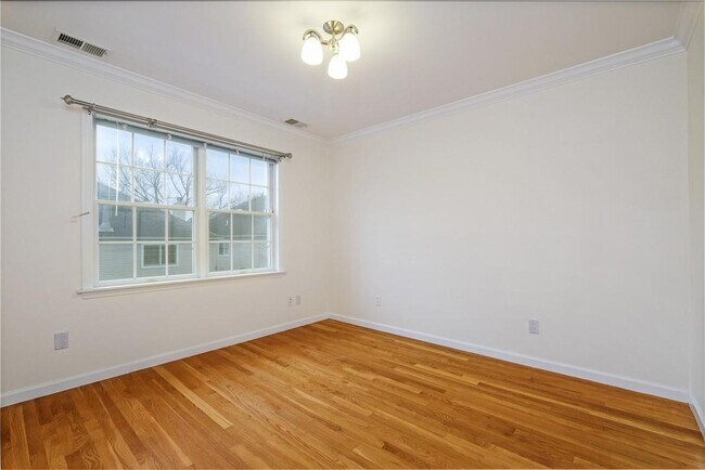 Building Photo - 149 Montgomery Ave