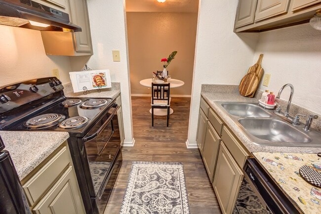 Building Photo - 480 W Parker Rd