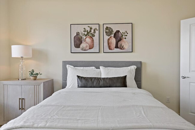 Building Photo - 1800 Diagonal Rd