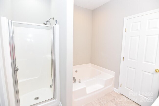 Building Photo - 614 Bayou Cir