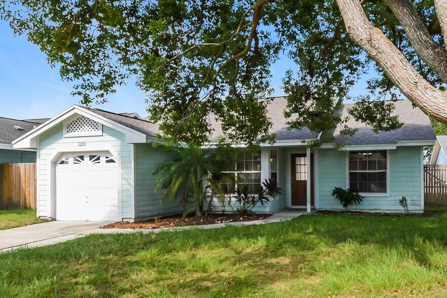 Building Photo - 1220 Regal Ridge Dr
