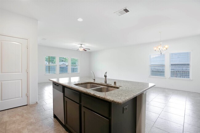 Building Photo - 166 Meadow Grove Dr