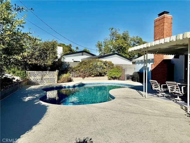 Building Photo - 11543 Swinton Ave