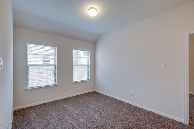 Building Photo - 501 Blue Agave Ln
