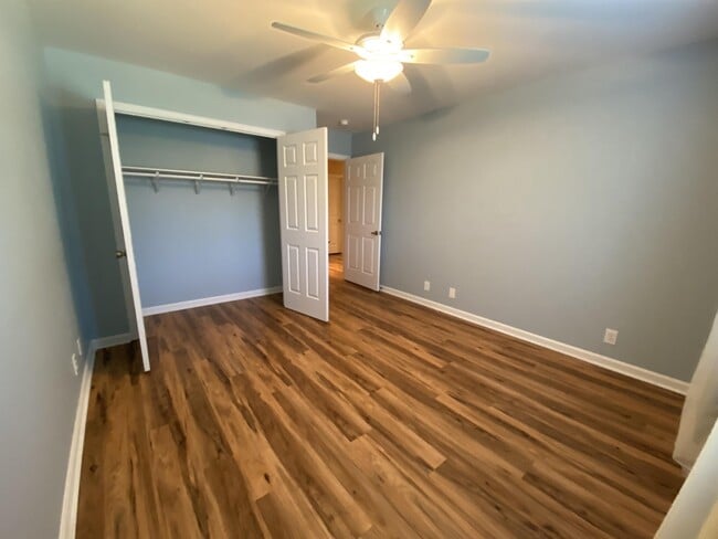 Building Photo - 7424 Crawfordshire Ln