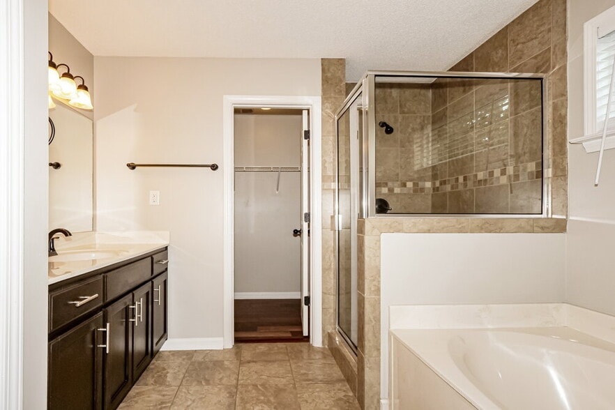 Building Photo - 7333 Green Ash Dr
