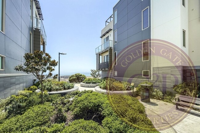 Building Photo - SF Shipyard - 3 BR, 2.5 BA Townhouse 1,634 Sq. Ft. - 3D Virtual Tour, 2-Car Garage