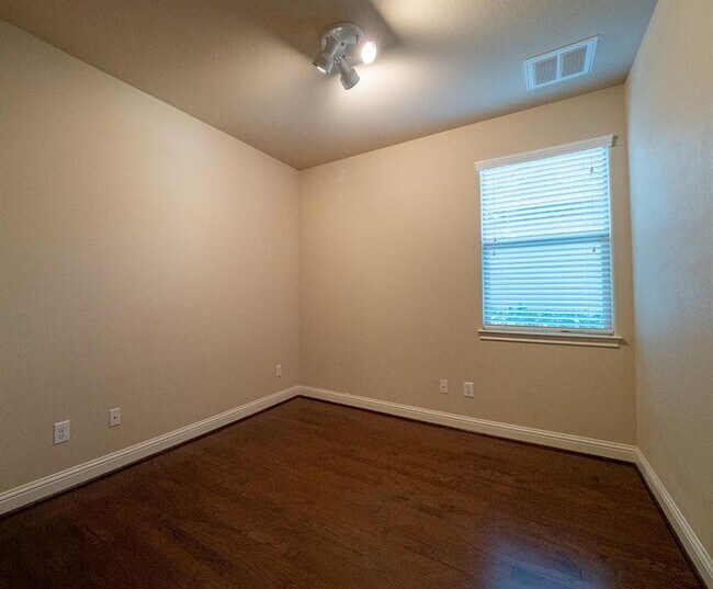 Building Photo - 6009 Wilcott Ct