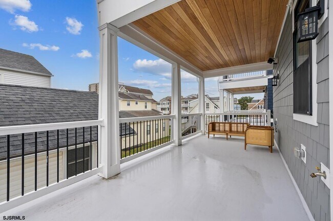 Building Photo - 9412 Ventnor Ave