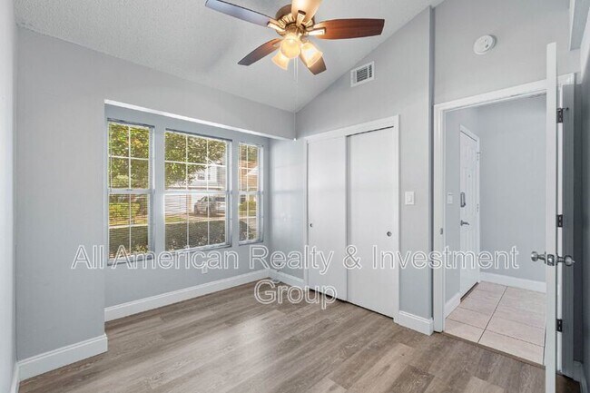 Building Photo - 110 Parkwood Dr