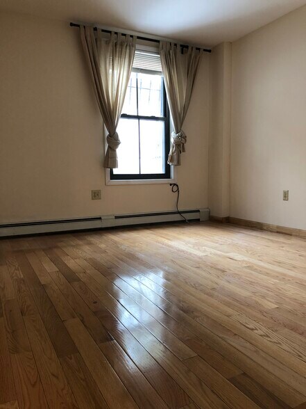 bedroom 2 - 399 S 5th St