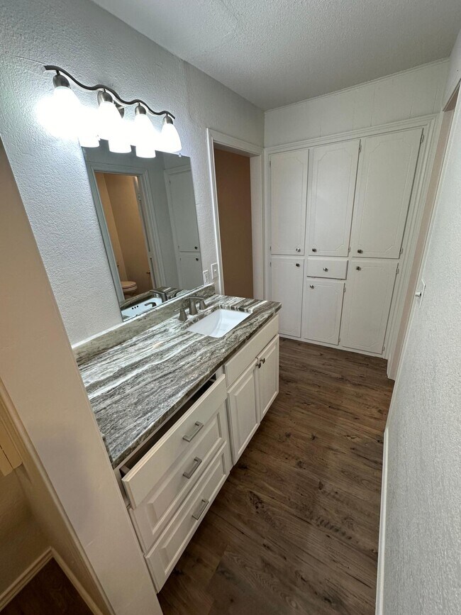 Building Photo - 1633 124th St