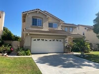Building Photo - 2 Story 4 bed, 2 1/2 bath home in Simi Valley!