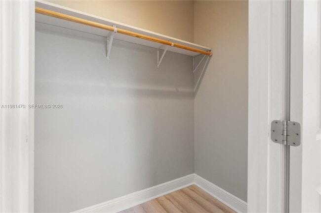 Building Photo - 1139 NE 3rd Ave