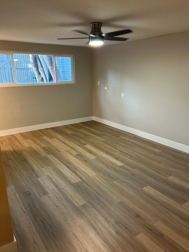 Building Photo - 323 S Pioneer