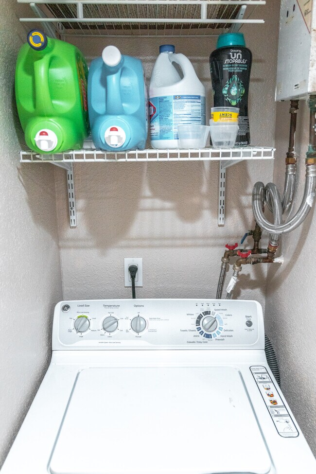 Building Photo - 70 Lake Arbor Dr