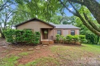 Building Photo - 2301 Wishbone Dr