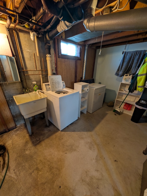 Building Photo - 3512 Fenwick Ave