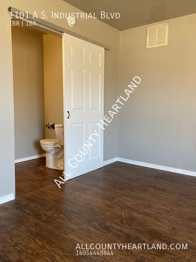 Building Photo - ALL BILLS PAID!