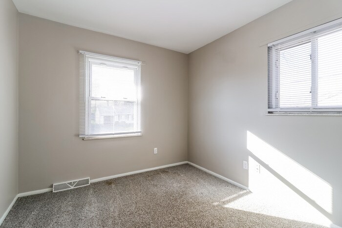 Building Photo - 3832 Elljay Dr