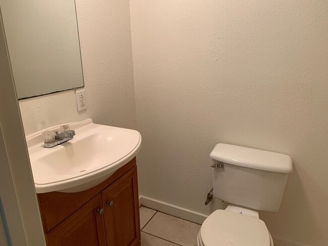 Building Photo - 4/2 House on Atkamire Drive, available now!