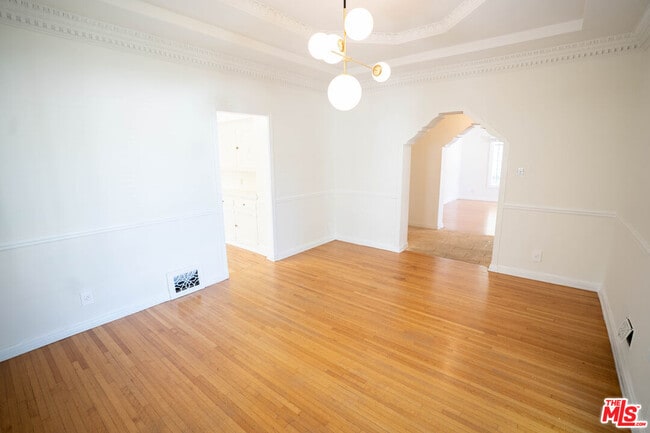 Building Photo - 1212 S La Jolla Ave