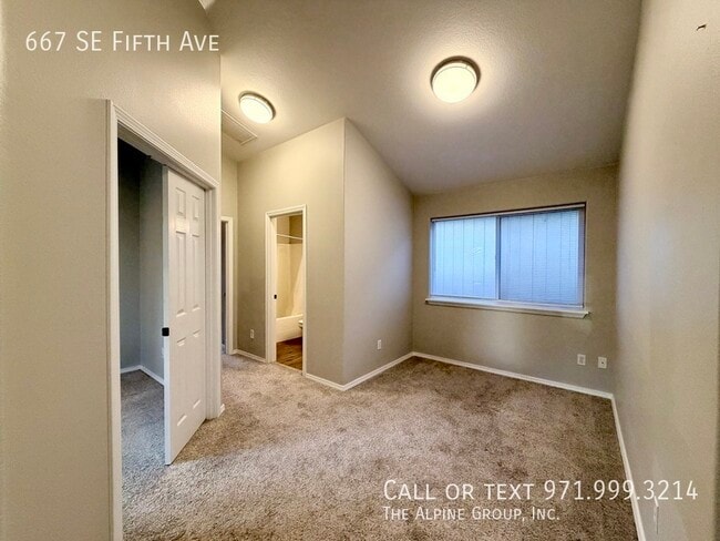 Building Photo - 667 SE Fifth Ave-