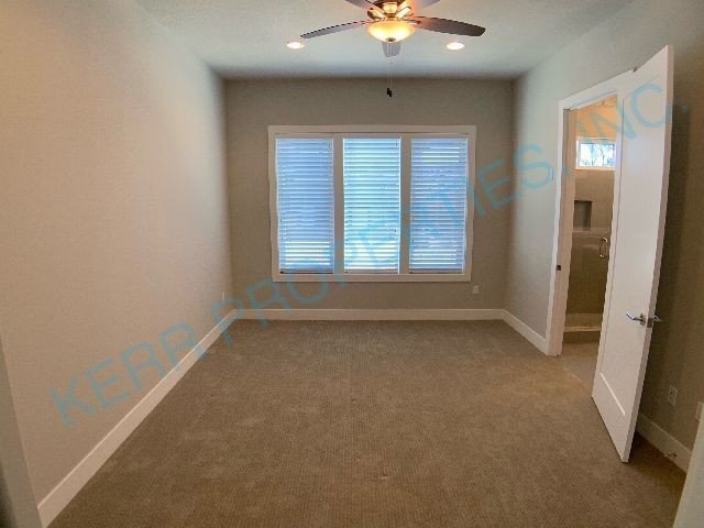 Building Photo - Spacious 3-Bed, 2.5-Bath Gem in Vibrant SE...