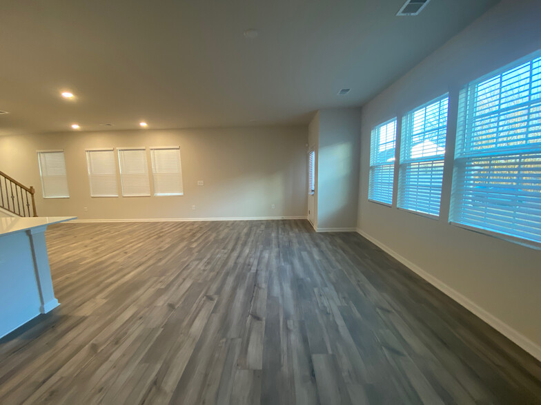 Building Photo - Room in Townhome on Cottage Crest Ln