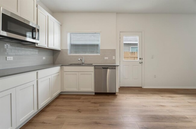 Building Photo - 10713 Steinbeck Dr