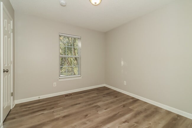 Building Photo - 236 Amy Blvd