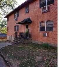 Building Photo - 105 42nd Pl