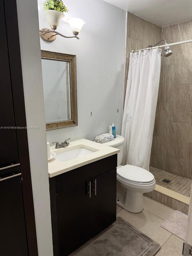 Building Photo - 4124 NW 88th Ave