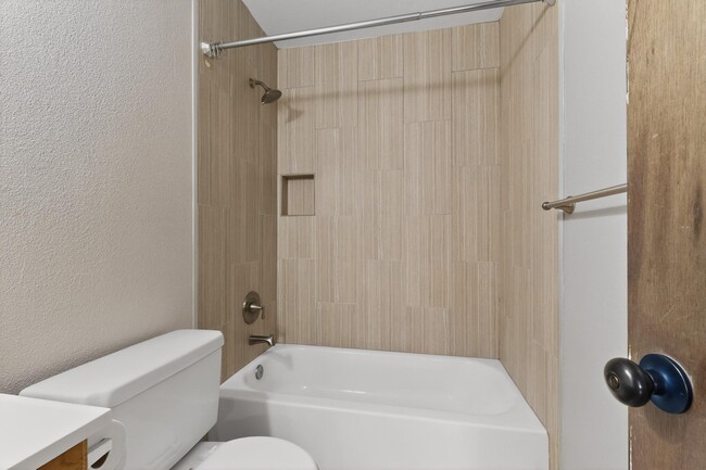 Building Photo - 222 Shannon Pl NW