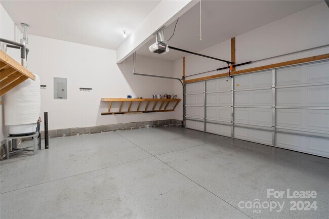 Building Photo - 20309 Northport Dr