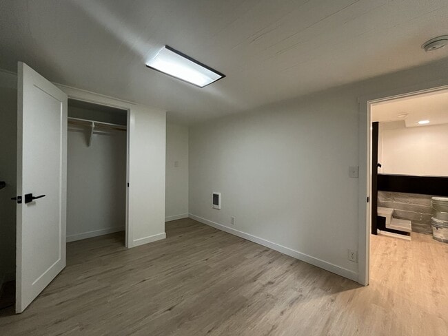 Building Photo - Large NW Portland Home Near Shops & Restaurants with Finished Basement & Bay Windows