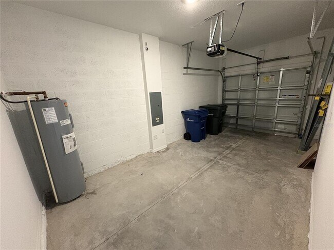 Building Photo - 15092 Cuzcorro Ct