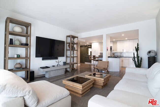 Building Photo - 1155 N La Cienega Blvd